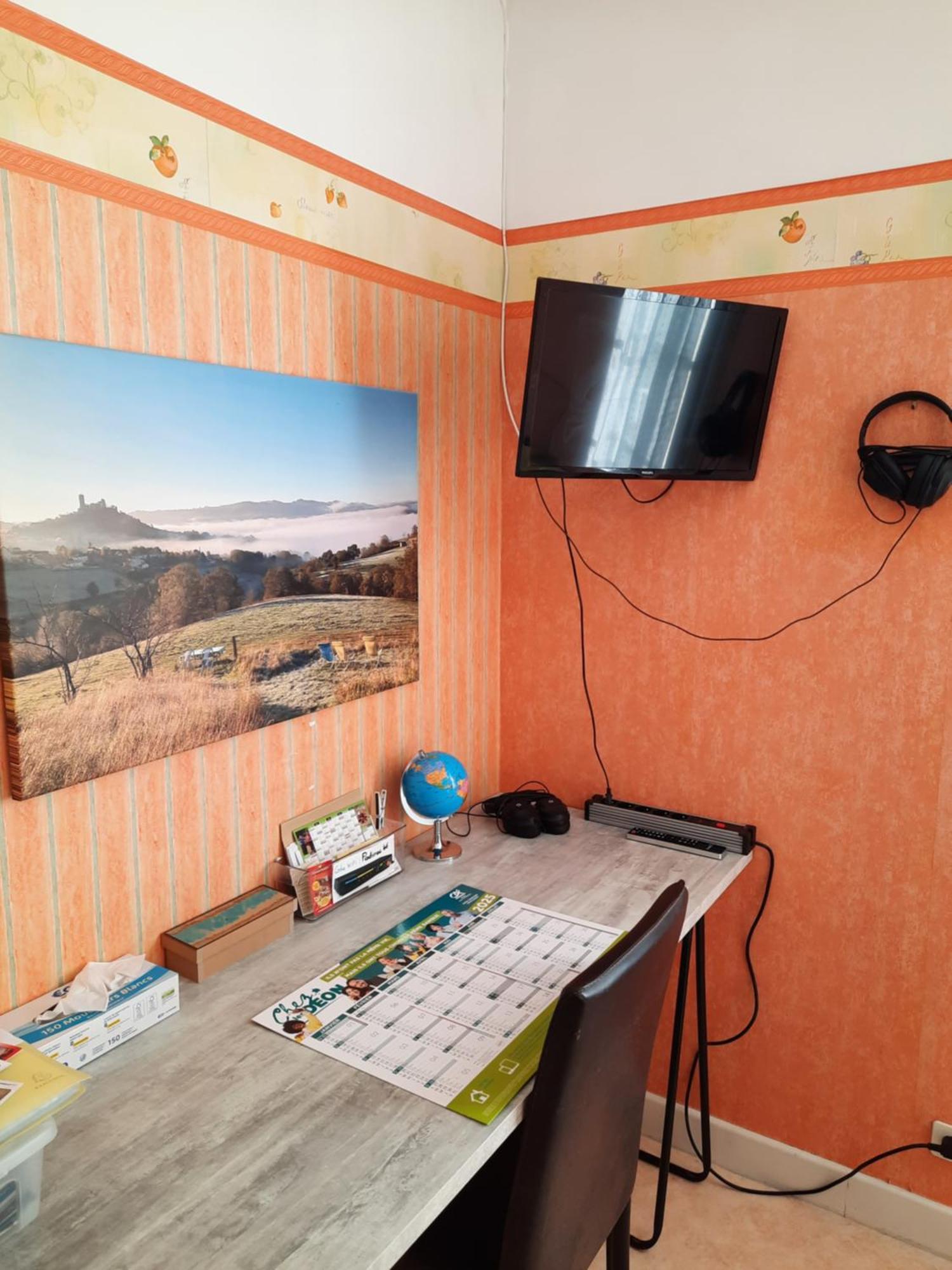 Les Coteaux De Planeze, Ideal Deplacement Pro, Chambres Individuelles Lit 160 Television Saint-Laurent-les-Tours エクステリア 写真